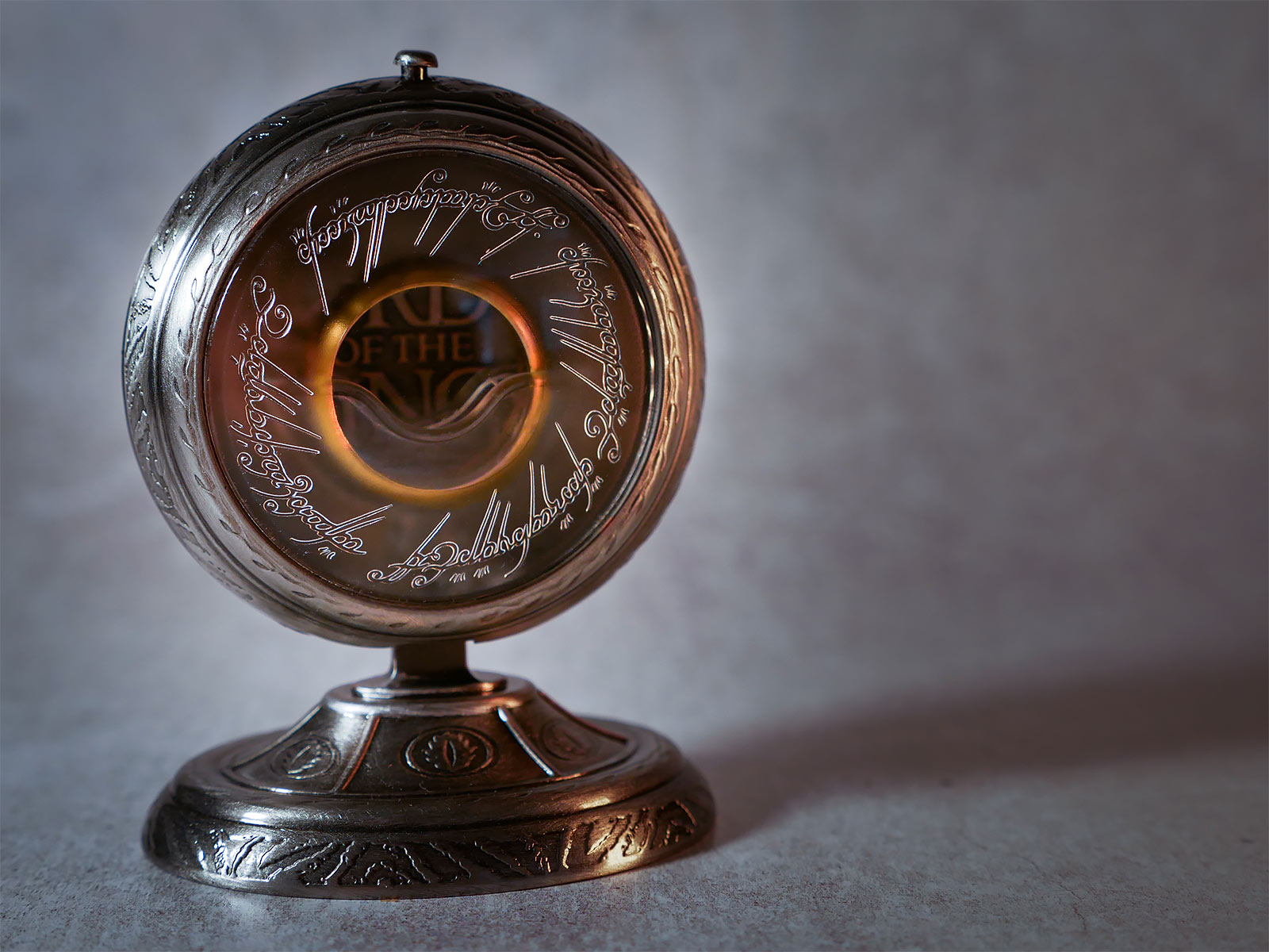 Produktbild Der Herr der Ringe - Der Eine Ring im Schmuckdisplay