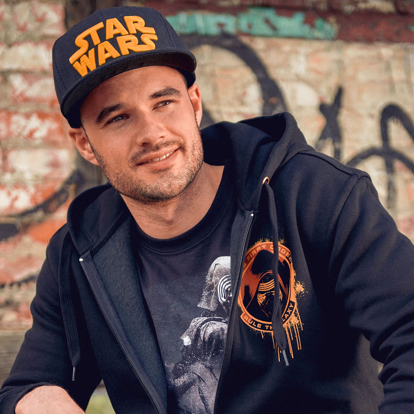 Produktbild Star Wars - Goldfarbenes Logo Snapback Cap