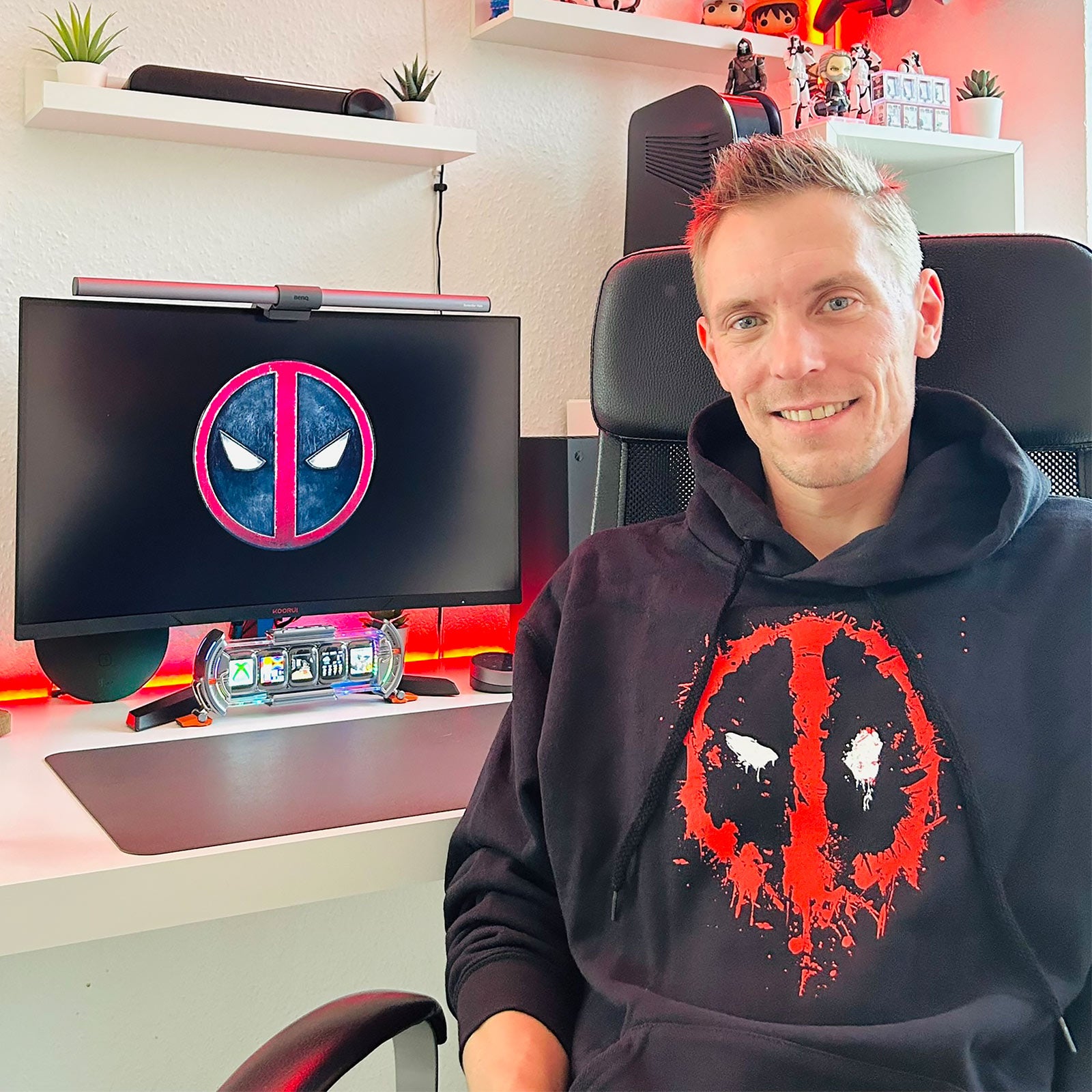 Produktbild Deadpool - Logo Hoodie schwarz