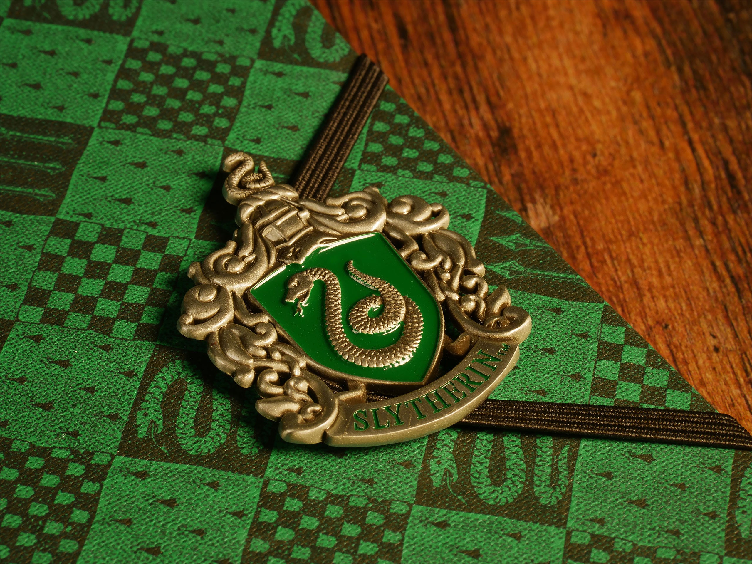 Produktbild Harry Potter - Slytherin Wappen Deluxe Notizbuch