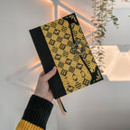 Produktbild Harry Potter - Hufflepuff Wappen Deluxe Notizbuch