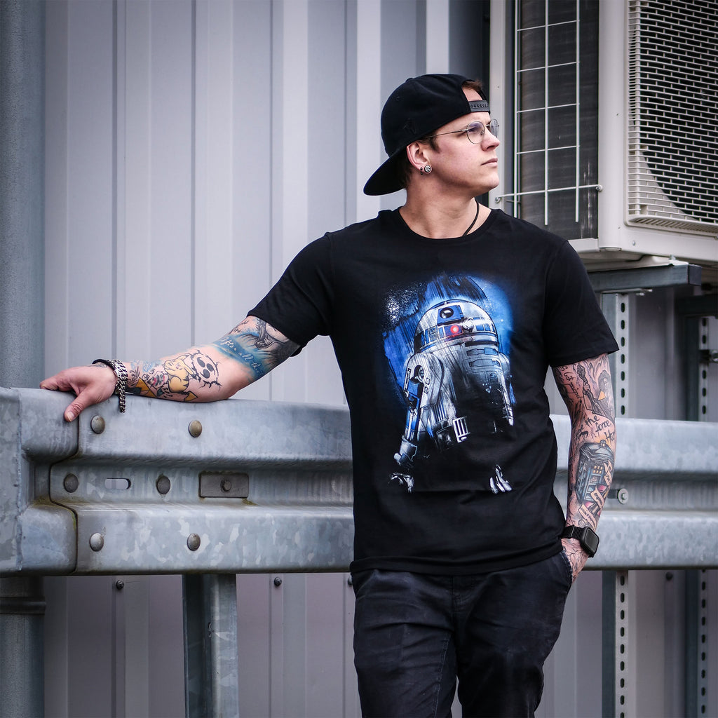 Produktbild Star Wars - R2-D2 Droid in the Dark T-Shirt schwarz