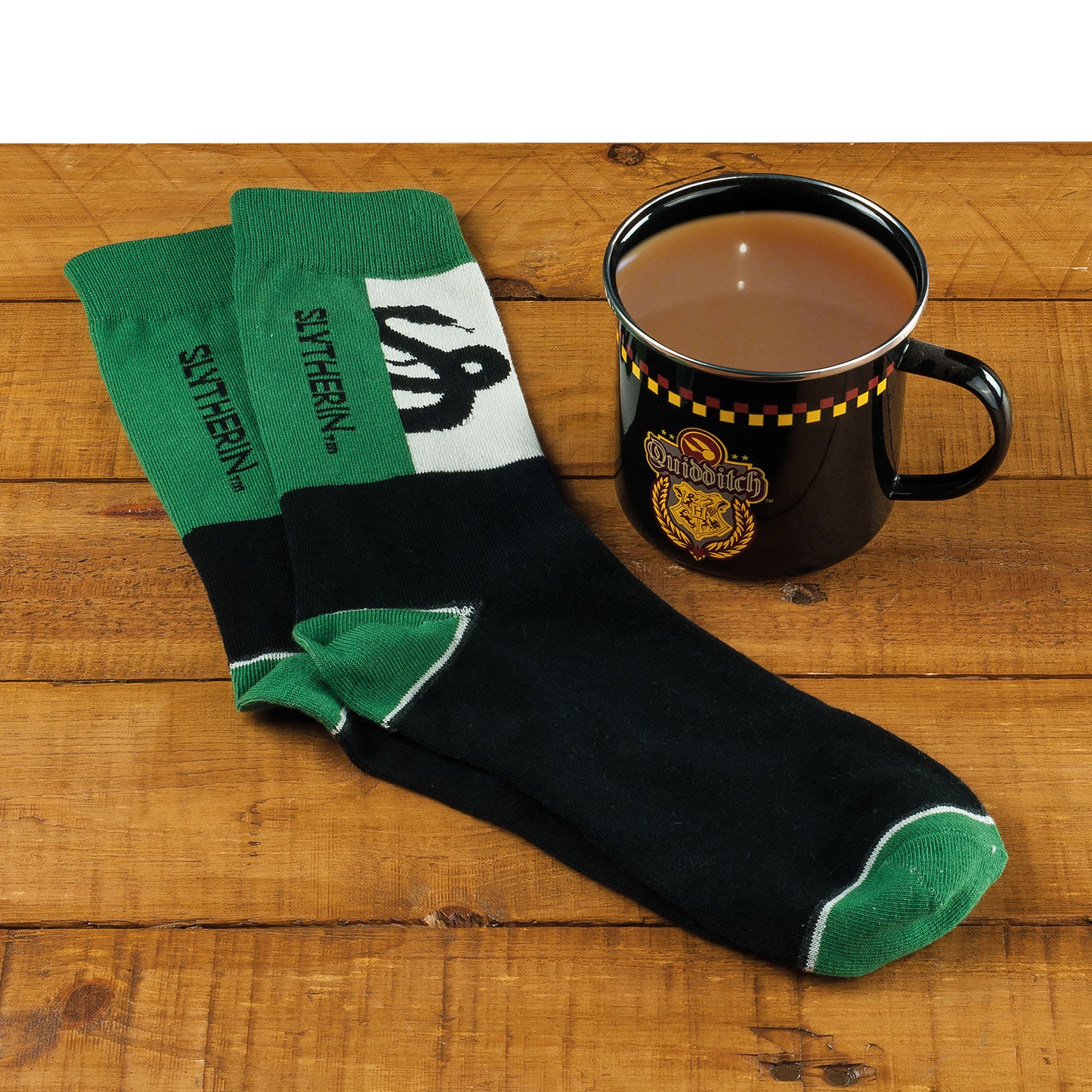 Produktbild Harry Potter - Slytherin Quidditch Socken und Emaille Tasse