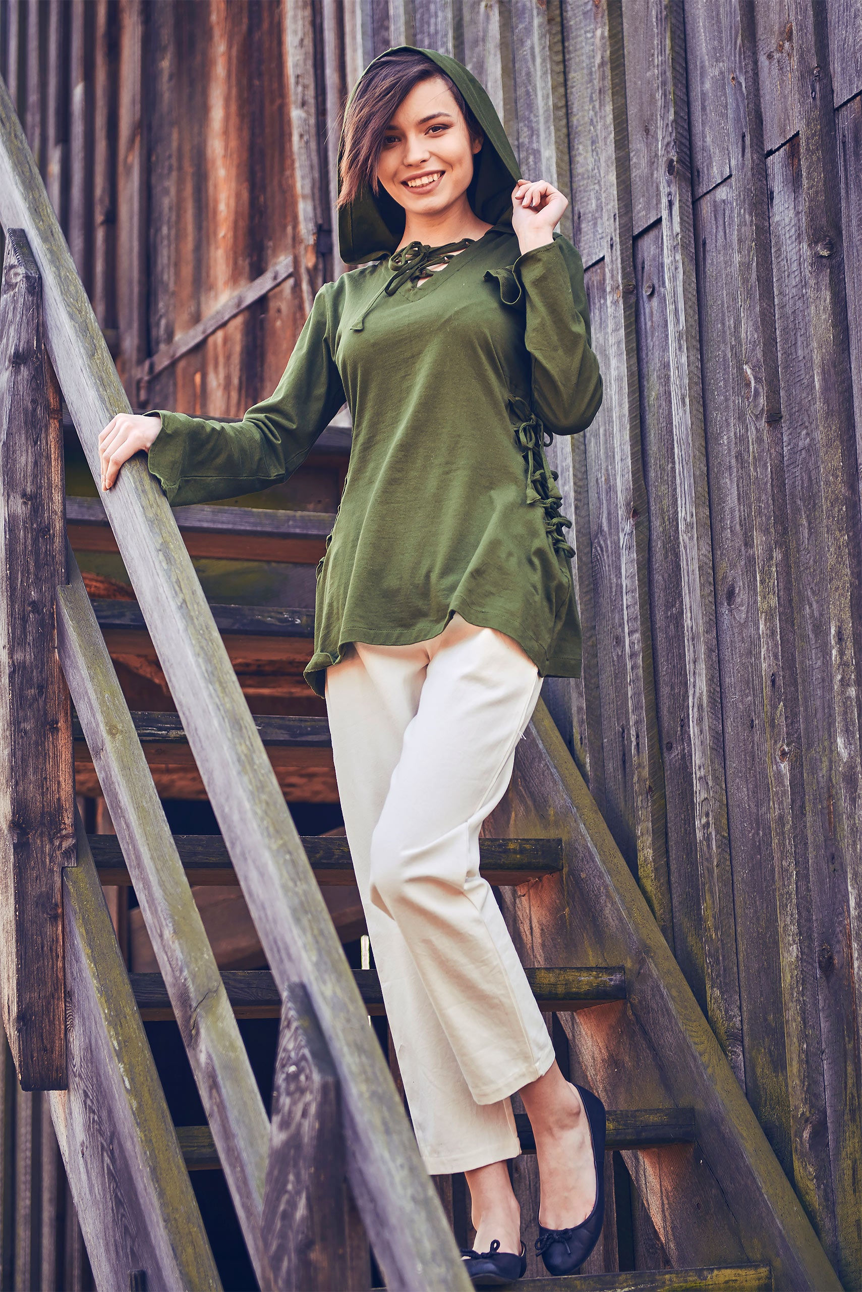 Produktbild Mittelalter Bluse Lea mit Kapuze grün