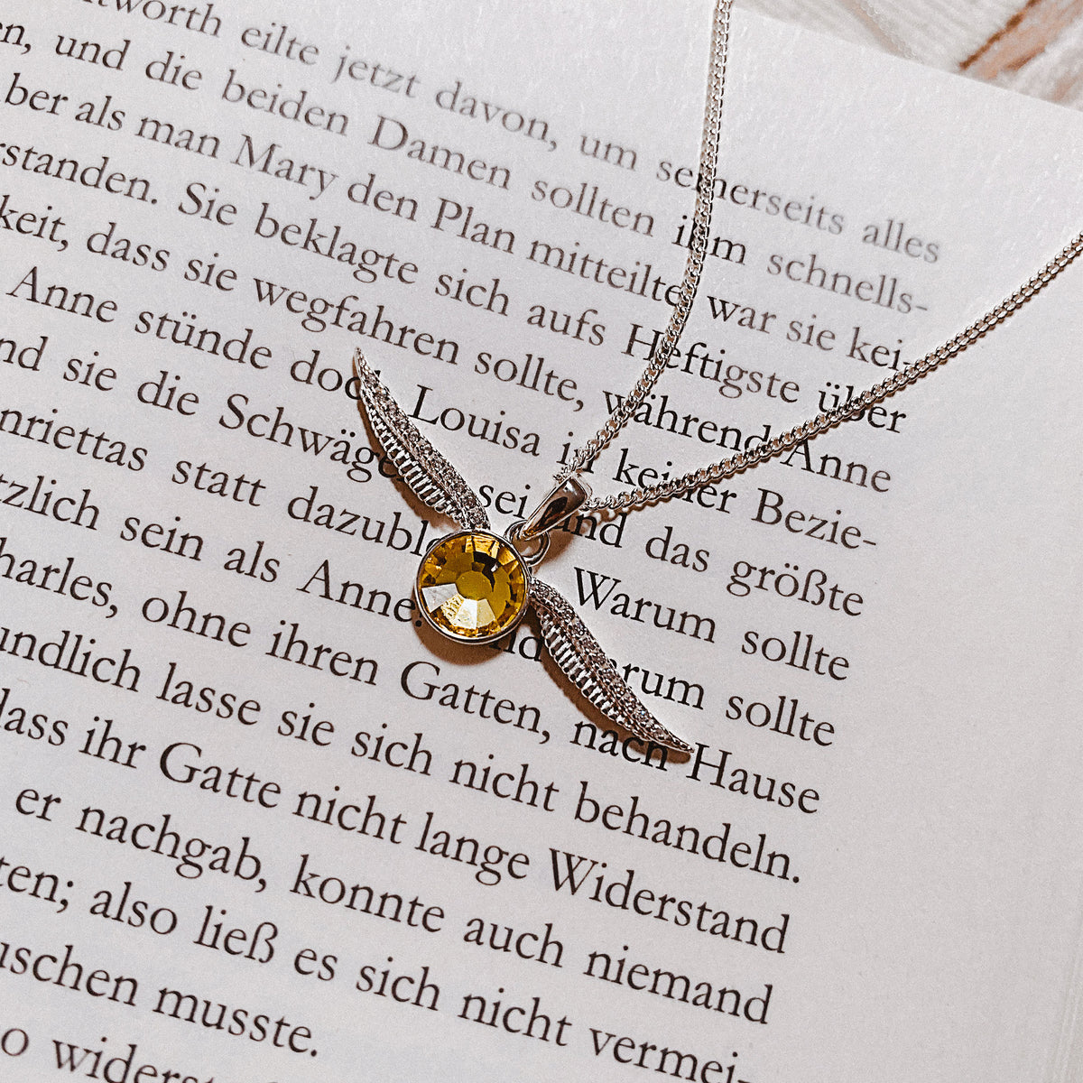 Produktbild Harry Potter - Schnatz Kette mit Kristall