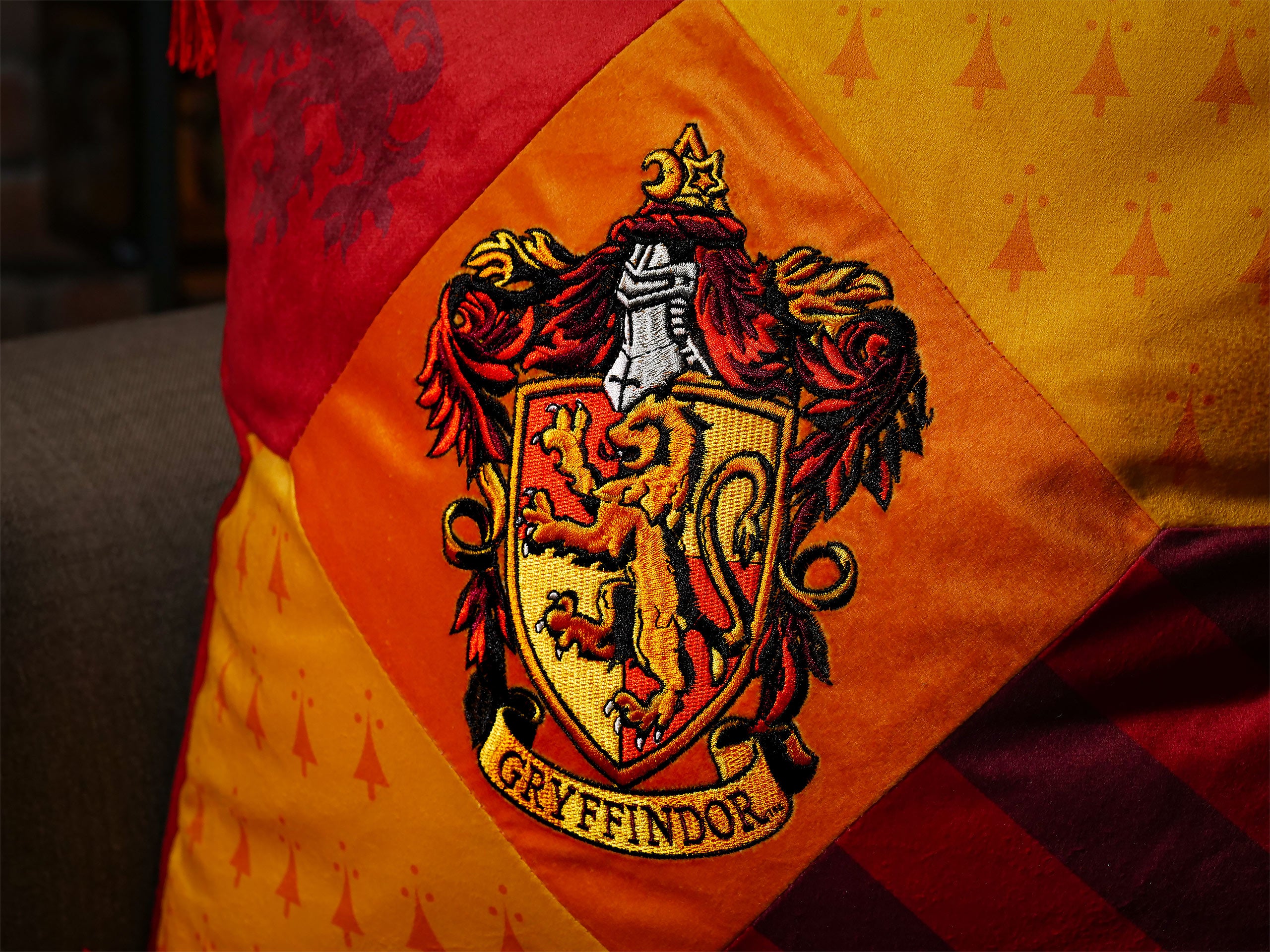 Produktbild Harry Potter - Gryffindor Kissen mit Quasten deluxe