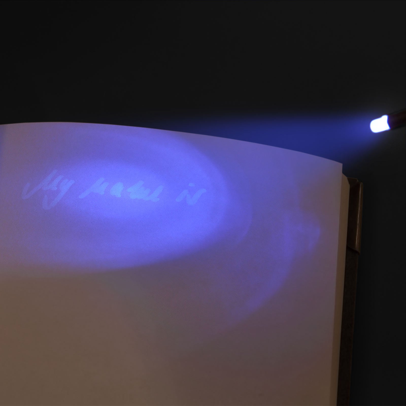 Produktbild Tom Riddles Tagebuch mit UV-Zauberstab und Stift - Harry Potter