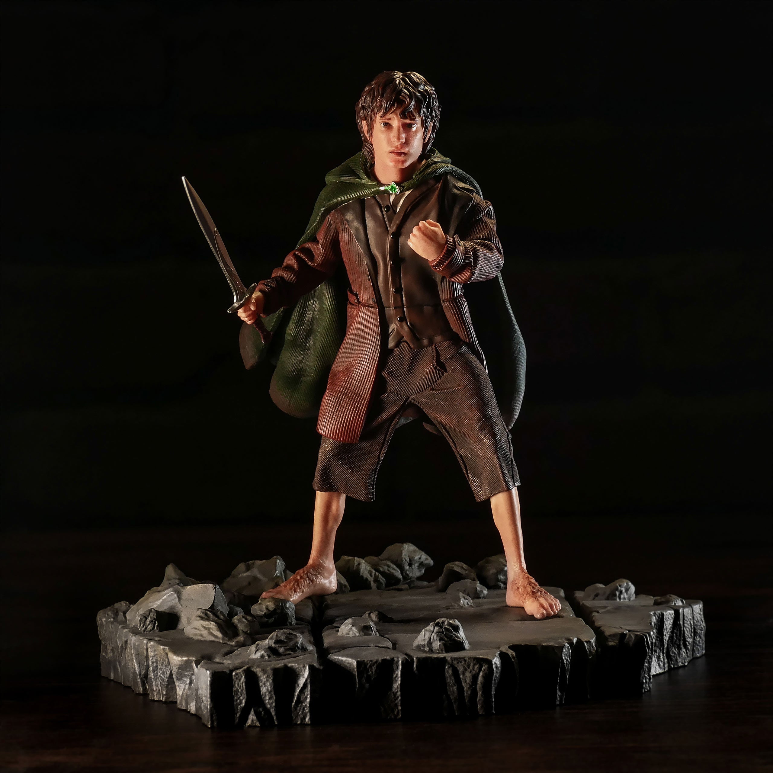 Produktbild Der Herr der Ringe - Frodo BDS Art Scale Deluxe Statue 14 cm