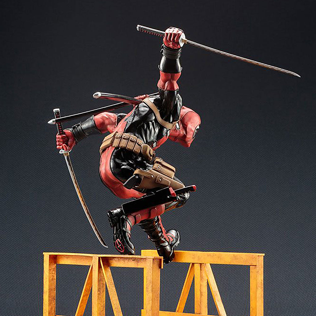 Product image Super Deadpool Collector Statue 43 cm