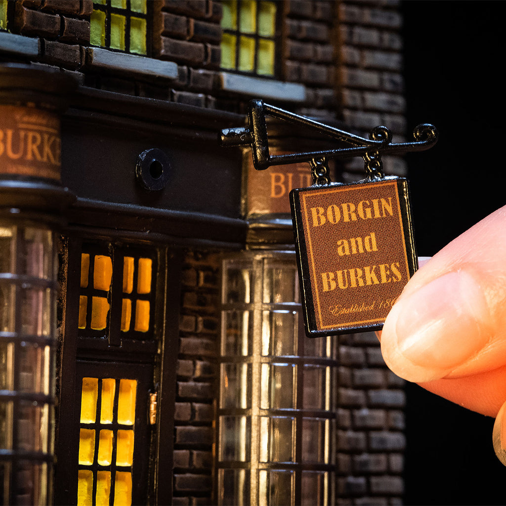 Produktbild Borgin & Burkes Shop Miniatur Replik mit Beleuchtung - Harry Potter