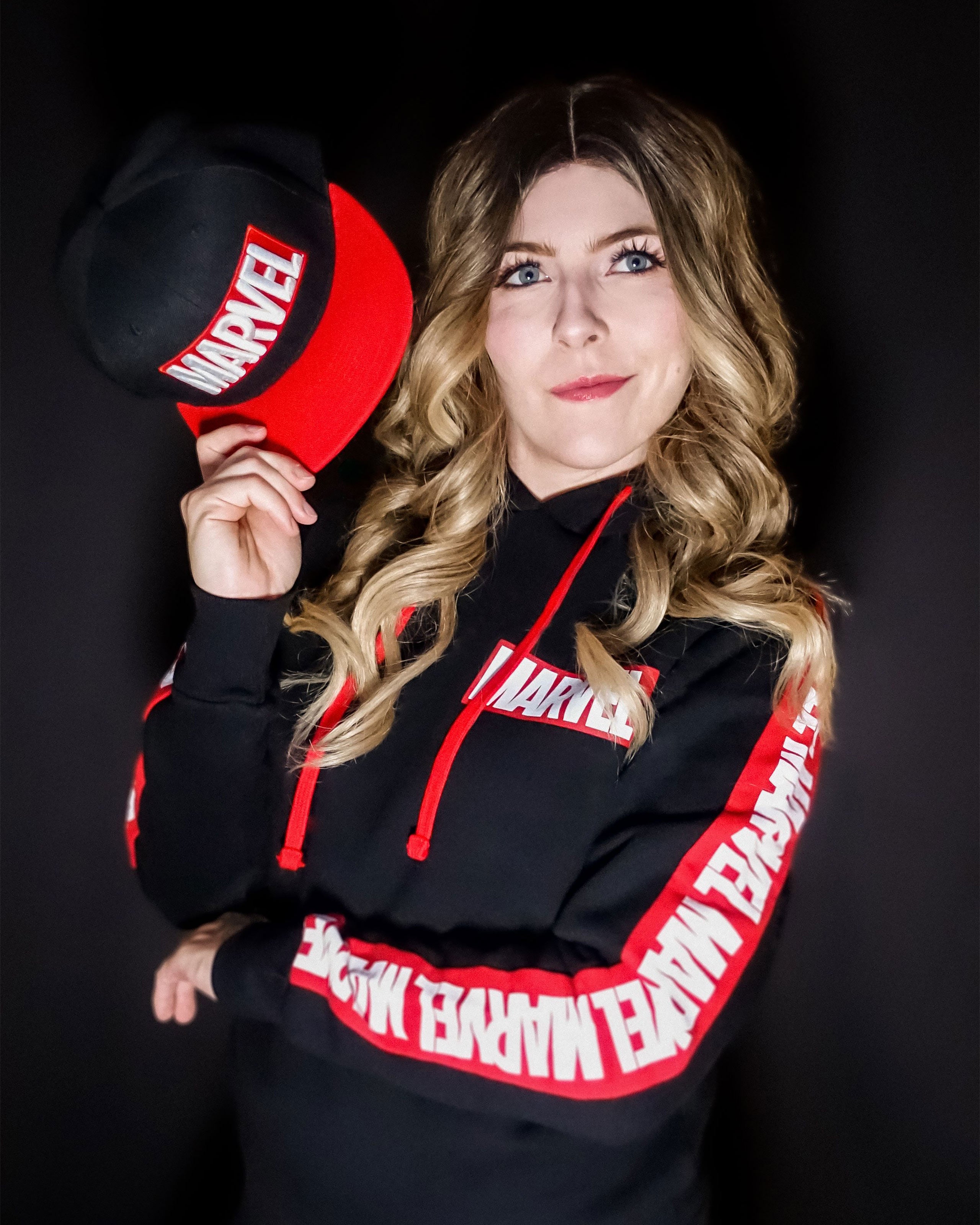 Produktbild Marvel - Logo Hoodie mit Ärmelprint schwarz
