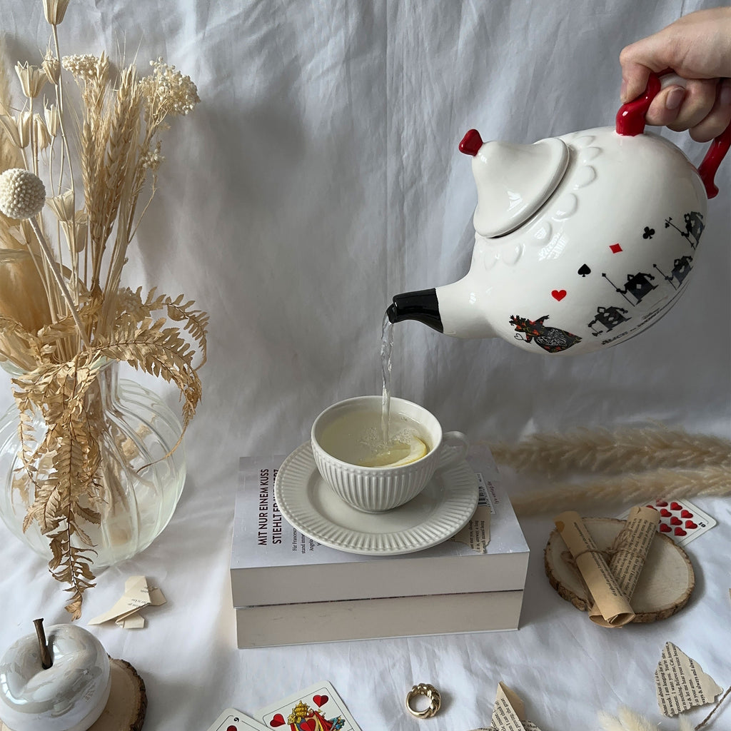 Produktbild Alice im Wunderland - Herzkönigin Teekanne mit Untertasse