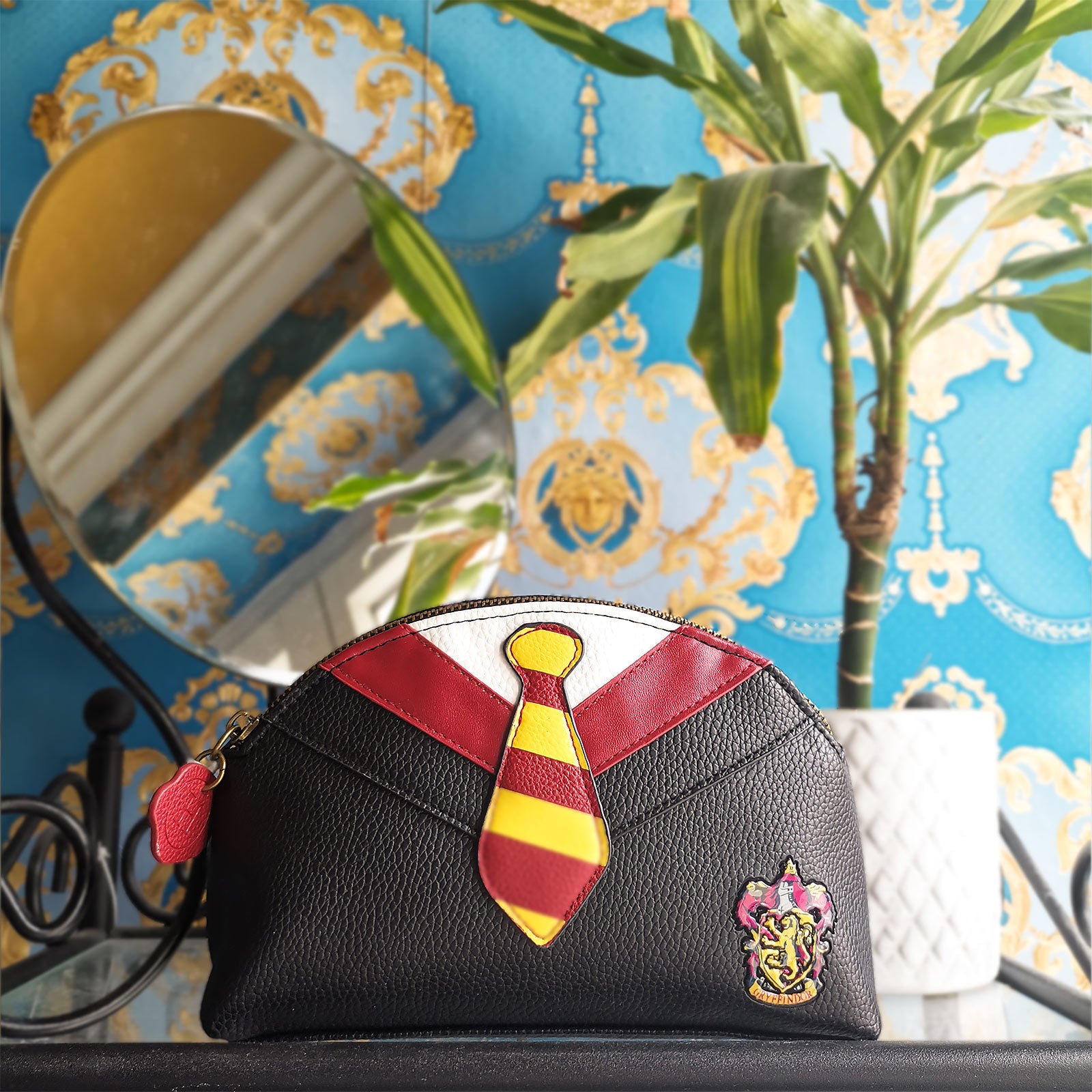 Product image Harry Potter - Gryffindor Suit & Tie Cosmetic Bag