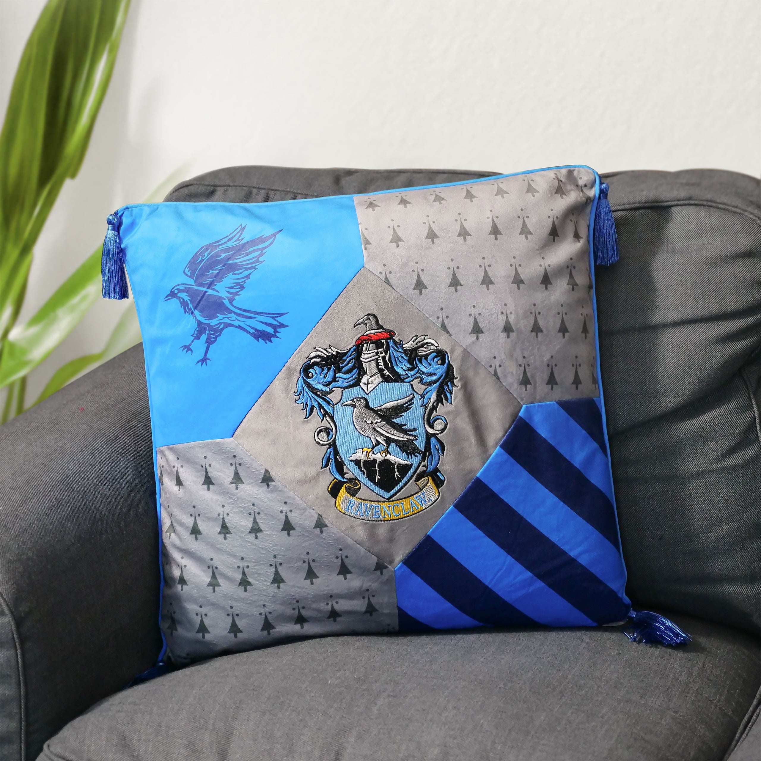 Product image Harry Potter - Ravenclaw Deluxe Cushion with Tassels