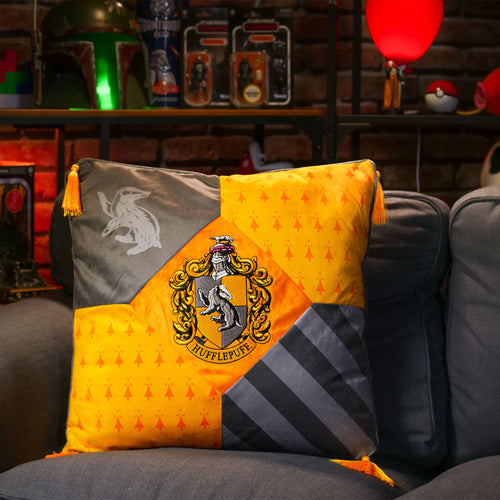 Produktbild Harry Potter - Hufflepuff Kissen mit Quasten deluxe