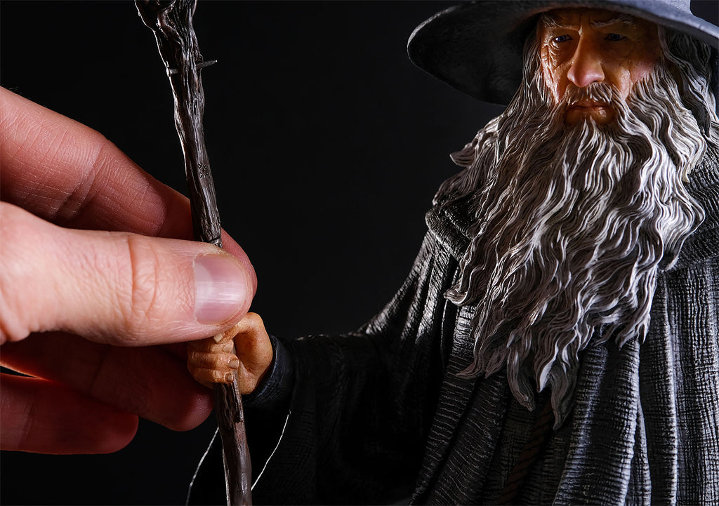 Produktbild Der Herr der Ringe - Gandalf der Graue Classic Series Deluxe Figur 35 cm