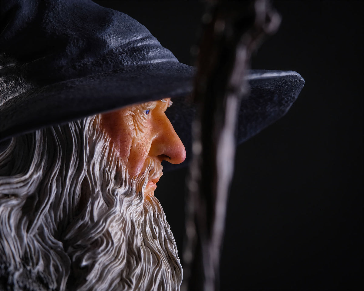 Produktbild Der Herr der Ringe - Gandalf der Graue Classic Series Deluxe Figur 35 cm