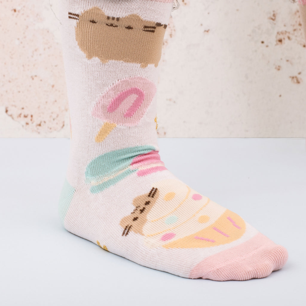 Produktbild Pusheen - Cupcake Socken und Tasse