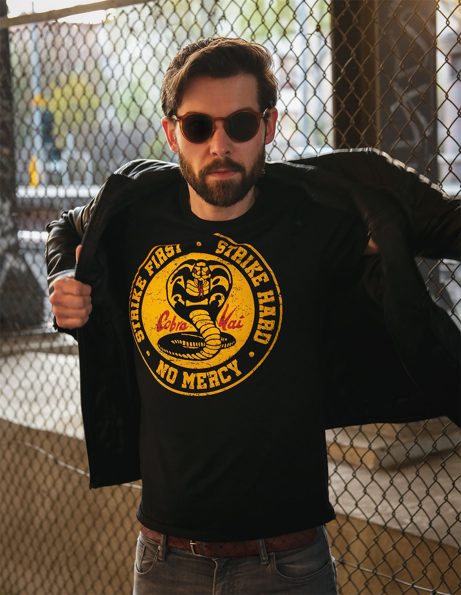 Produktbild Cobra Kai Logo T-Shirt für Karate Kid Fans schwarz