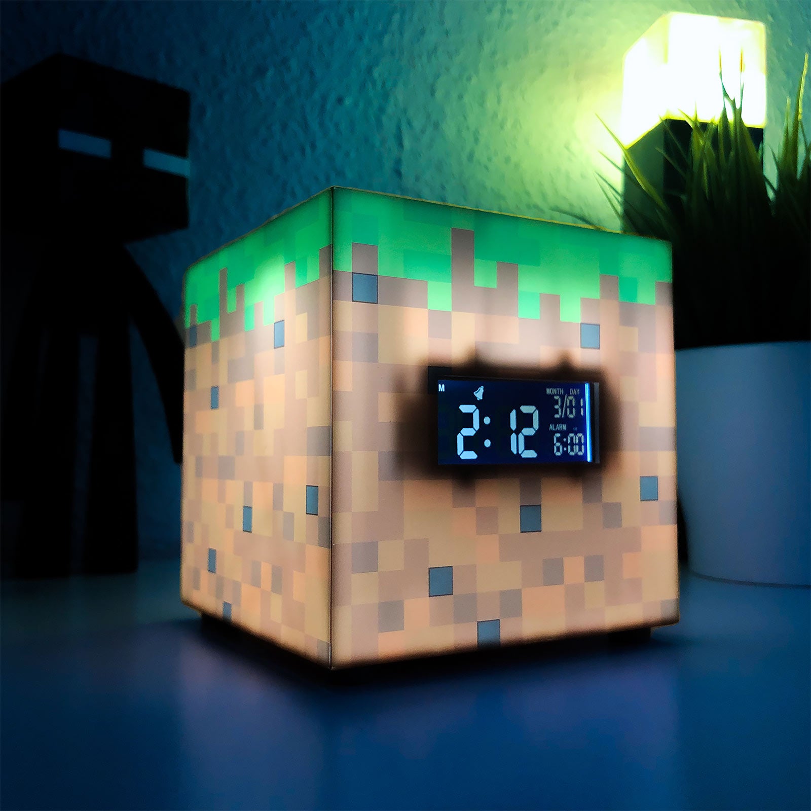 Product image Minecraft - Grass Block Alarm Clock with Light