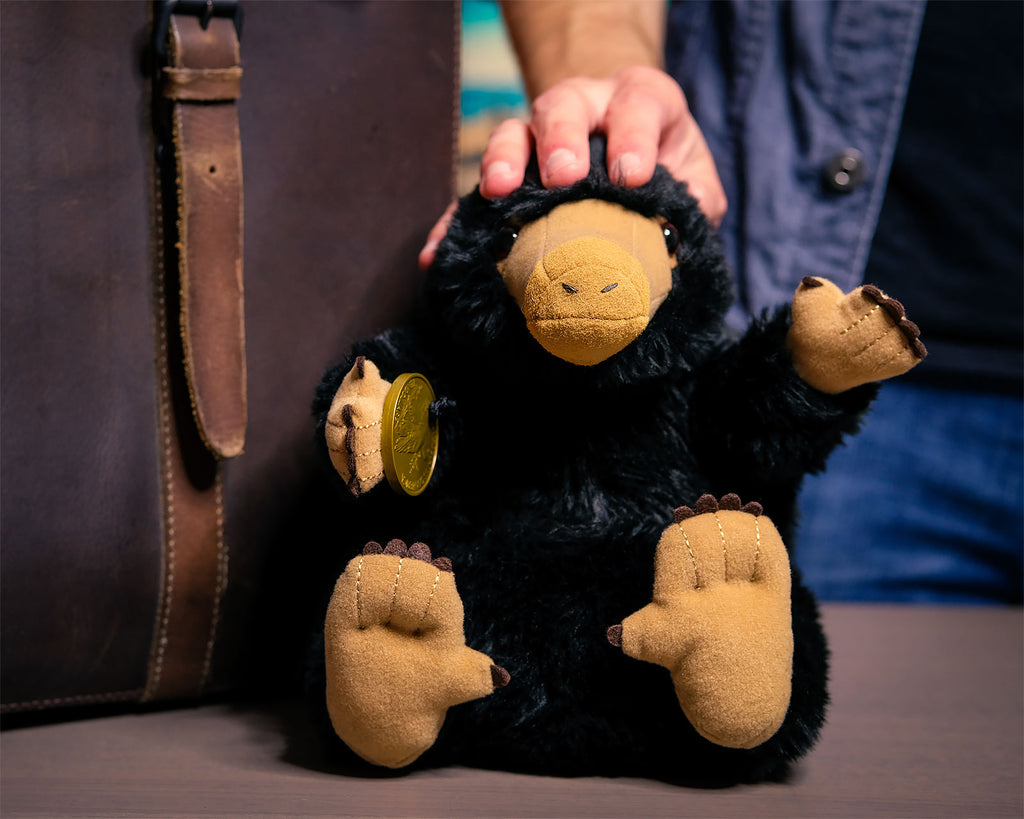 Produktbild Niffler Plüsch Handpuppe mit Sound - Phantastische Tierwesen