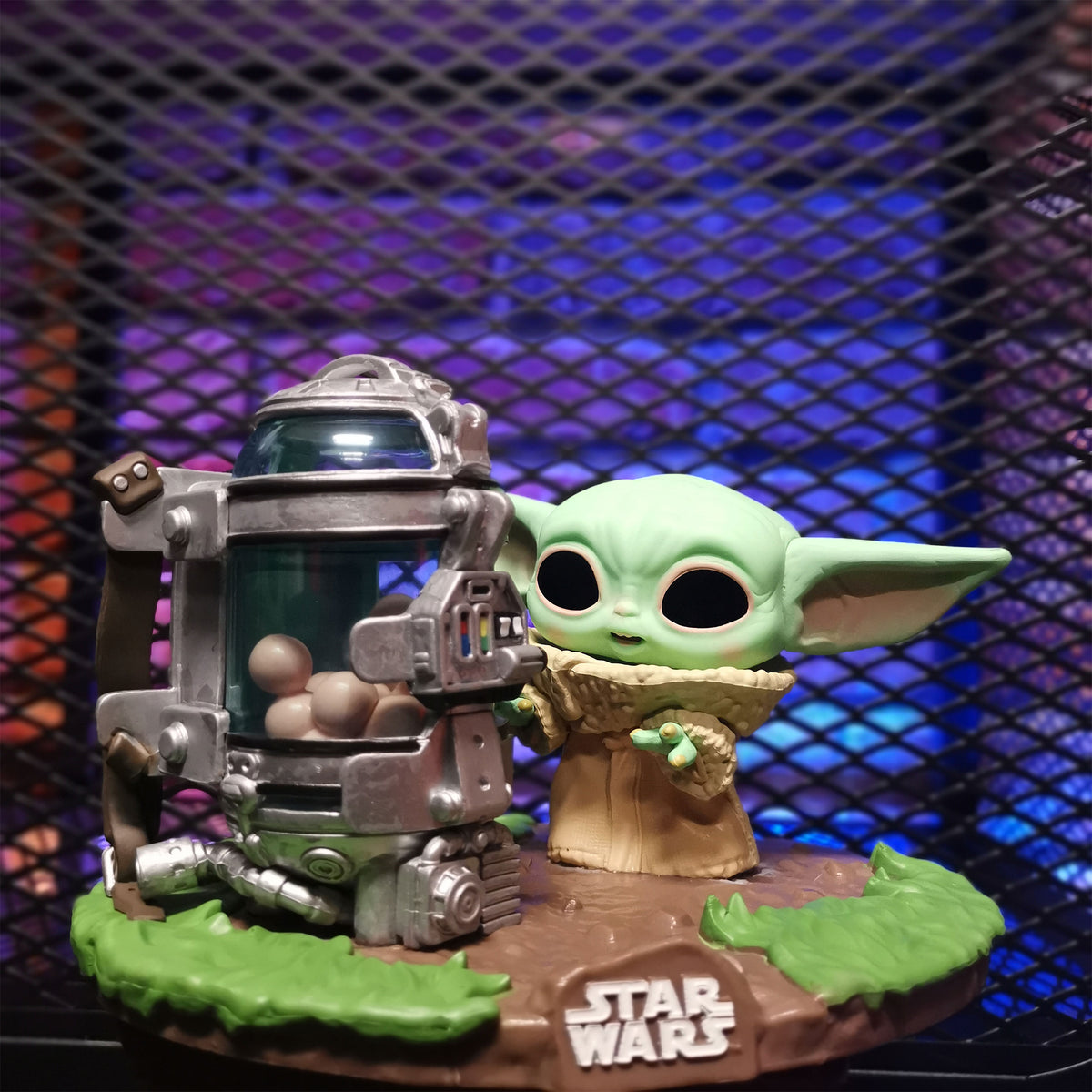 Produktbild The Child mit Eierbehälter Funko Pop Wackelkopf-Figur - Star Wars The Mandalorian