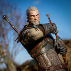 Produktbild Witcher - Heart of Stone Geralt Statue 25 cm