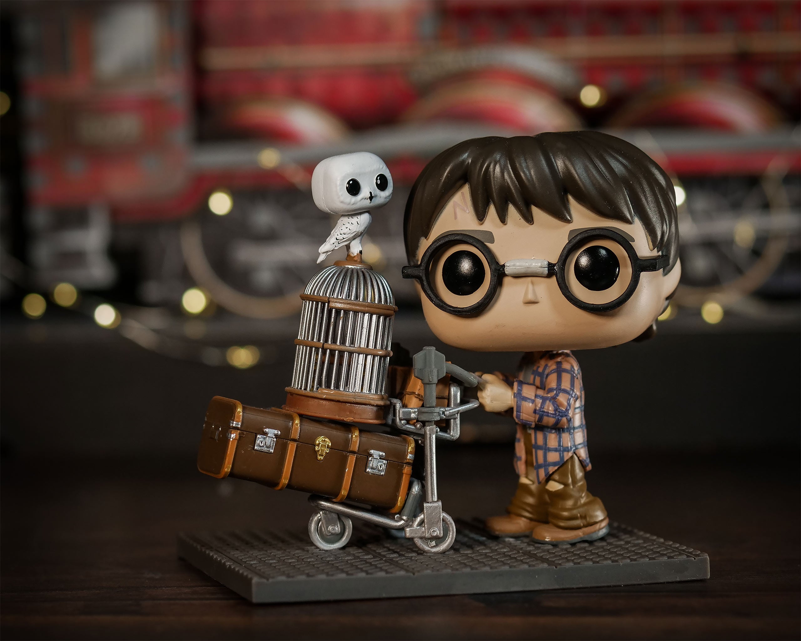 Produktbild Harry Potter mit Kofferwagen am Gleis 9 3/4 Funko Pop Figur