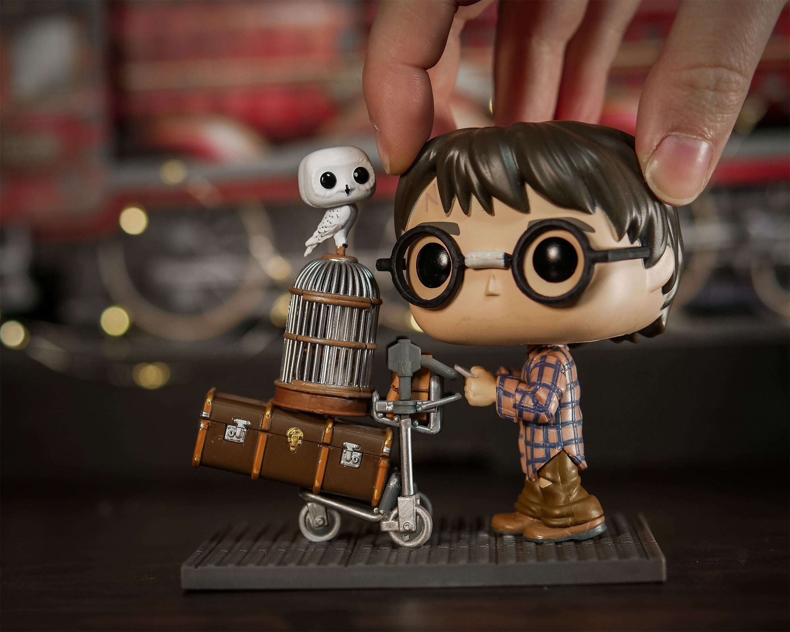 Produktbild Harry Potter mit Kofferwagen am Gleis 9 3/4 Funko Pop Figur