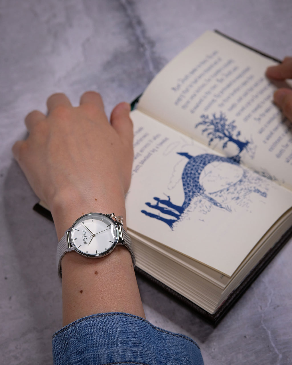 Produktbild Heiligtümer des Todes Charm Armbanduhr mit Kristallen - Harry Potter