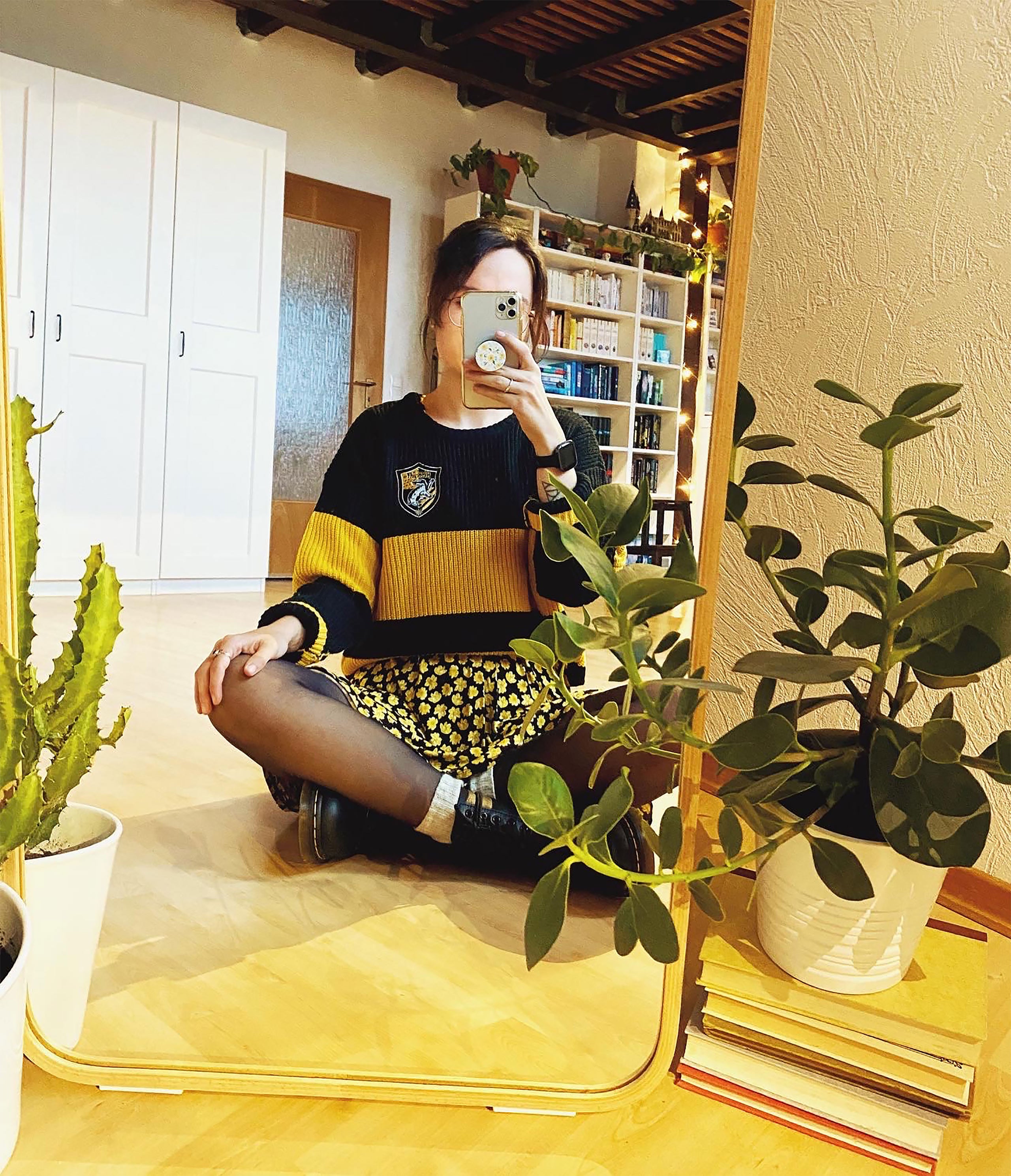 Produktbild Harry Potter - Hufflepuff Crop Sweater Damen
