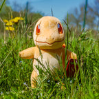 Produktbild Pokemon - Glumanda Monochrom Plüsch Figur 22 cm