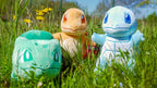 Produktbild Pokemon - Schiggy Monochrom Plüsch Figur 21 cm