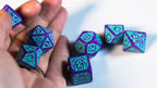 Produktbild Witcher - Dandelion Half a Century of Poetry RPG Würfel Set 7tlg mit Sammlermünze