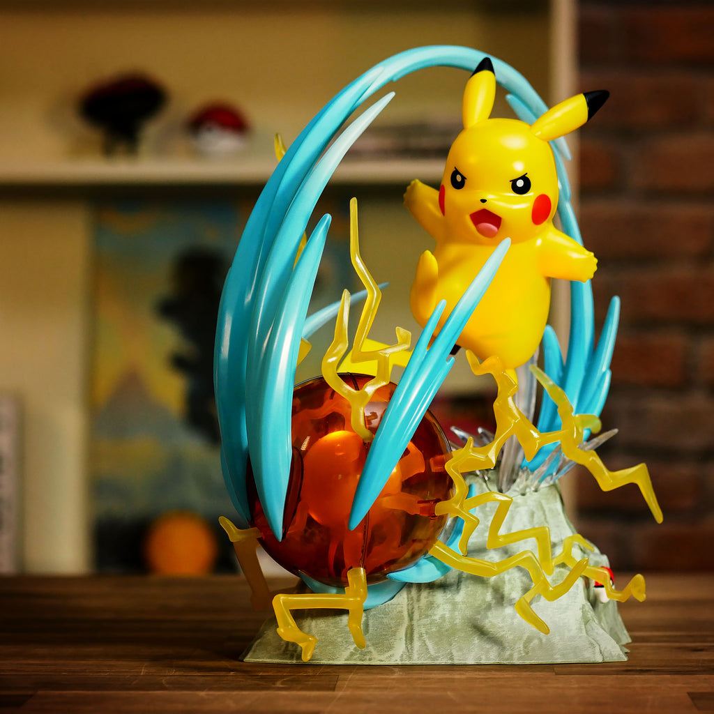 Produktbild Pokemon - Pikachu Jubiläum Statue Deluxe mit Leuchtfunktion 32 cm