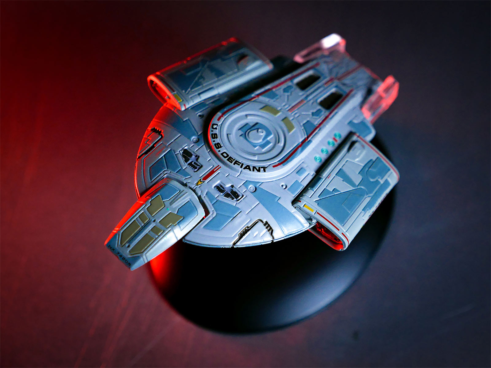 Produktbild Star Trek - Raumschiff U.S.S. Defiant NX-74205 Hero Collector Figur