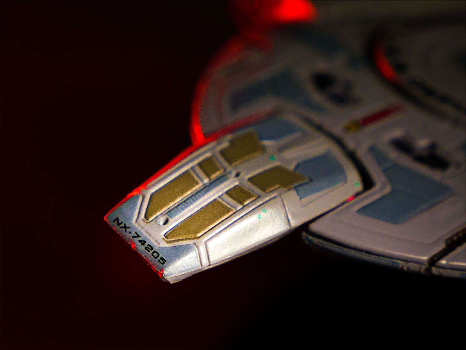 Produktbild Star Trek - Raumschiff U.S.S. Defiant NX-74205 Hero Collector Figur