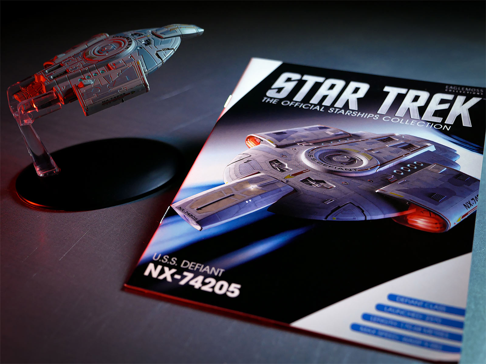 Produktbild Star Trek - Raumschiff U.S.S. Defiant NX-74205 Hero Collector Figur