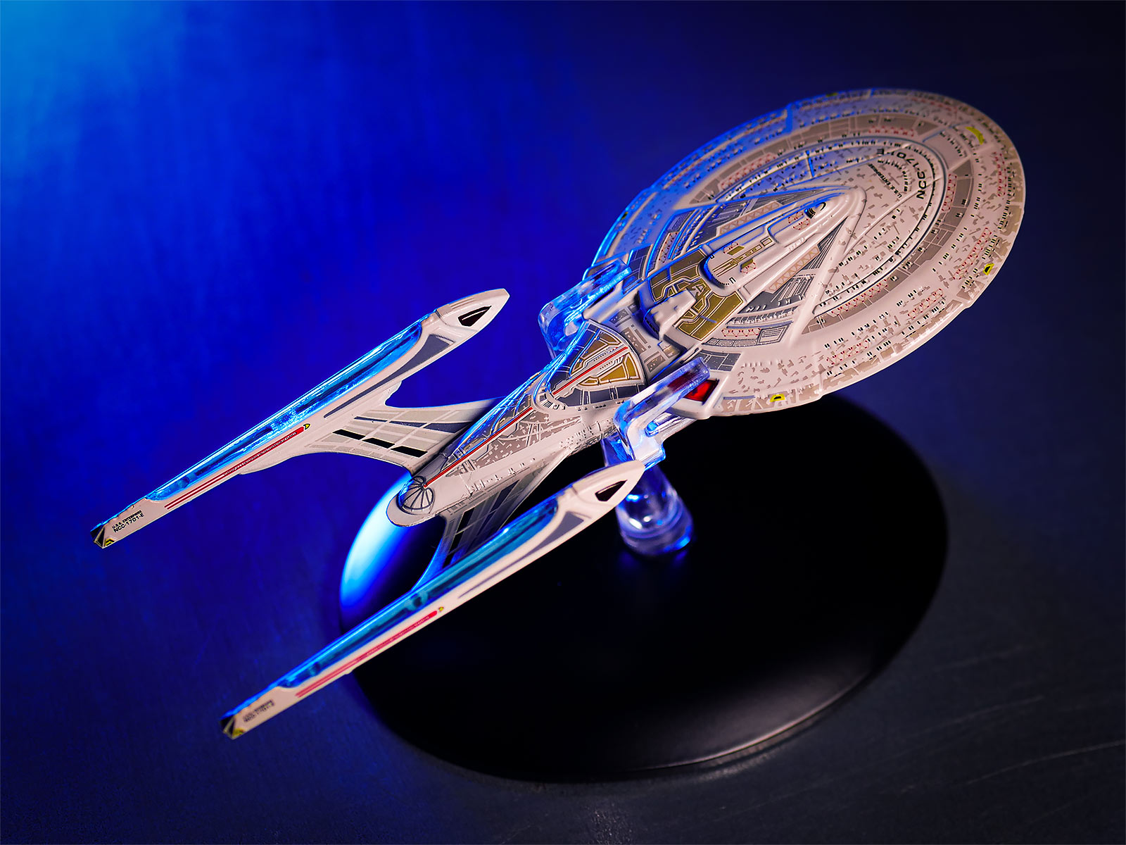 Produktbild Star Trek - Raumschiff U.S.S. Enterprise NCC-1701-E Hero Collector Figur