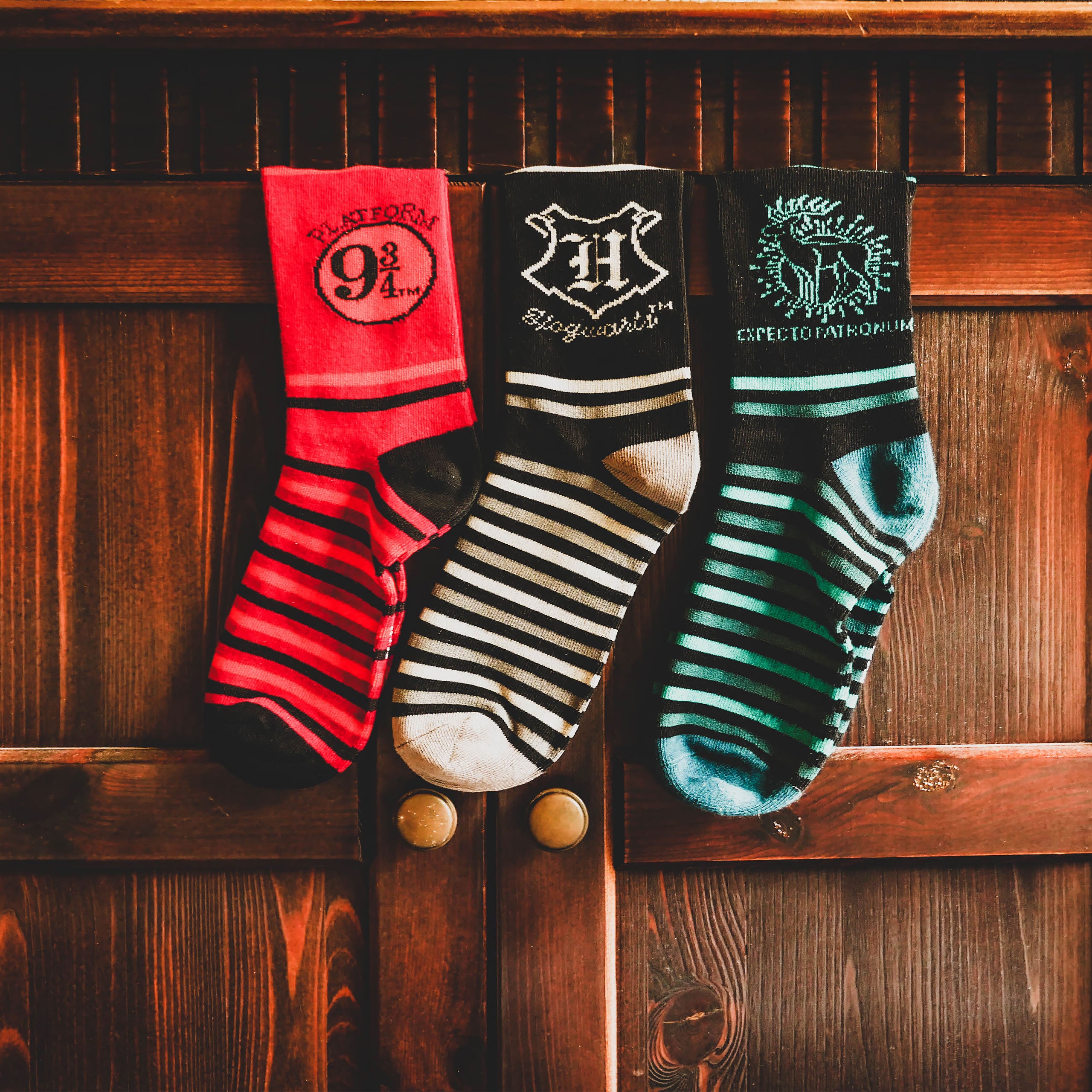 Produktbild Hogwarts Socken 3er Set in Geschenkbox - Harry Potter