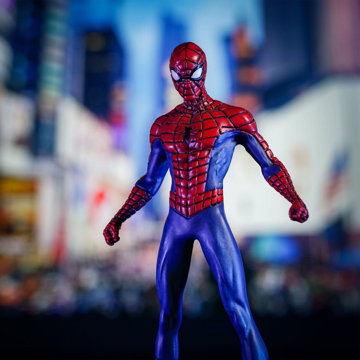 Product image Spider-Man - Heavyweights Metal Figure in Collector's Tin