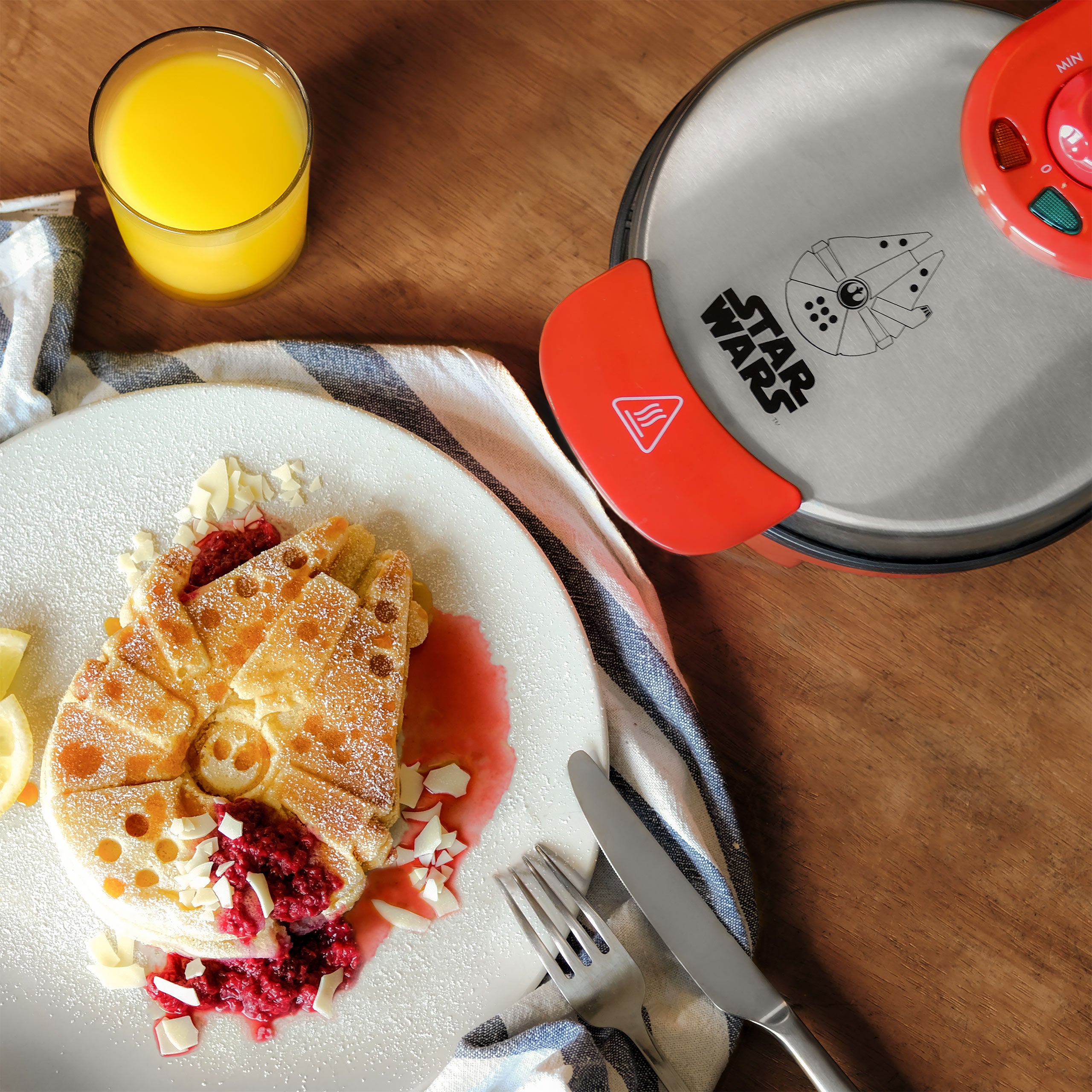 Produktbild Star Wars - Millennium Falcon Waffeleisen