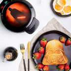 Produktbild Star Wars - Darth Vader Waffeleisen