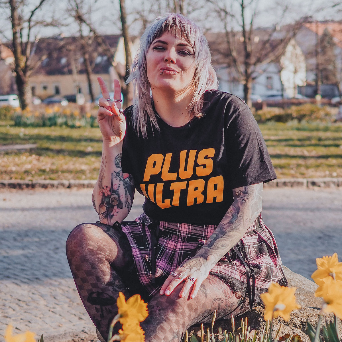 Produktbild Plus Ultra T-Shirt für My Hero Academia Fans schwarz