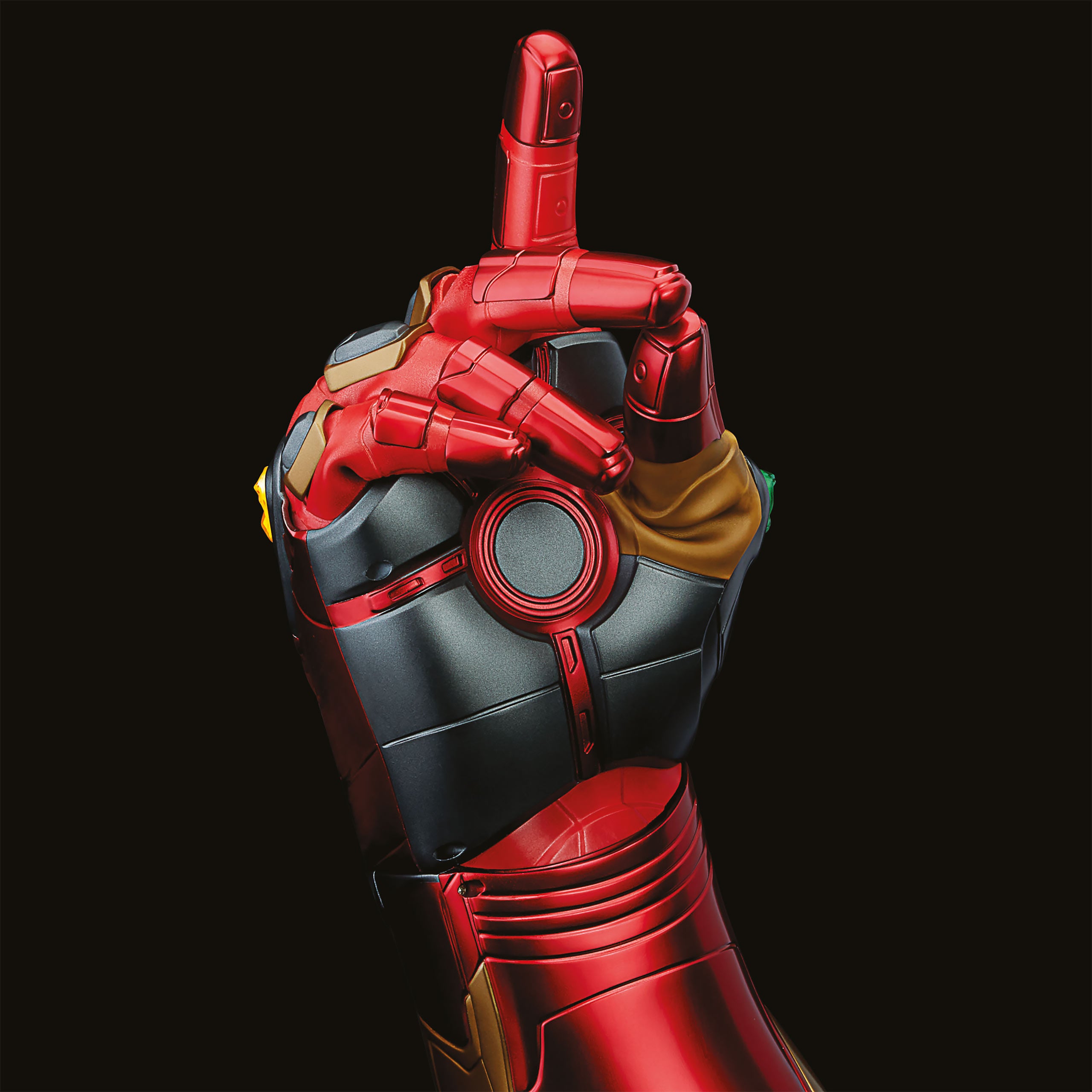 Produktbild Avengers - Iron Man Gauntlet mit Licht und Sound