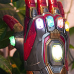 Produktbild Avengers - Iron Man Gauntlet mit Licht und Sound