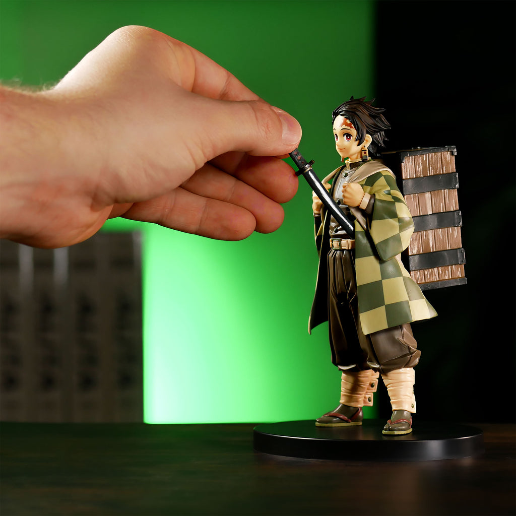 Produktbild Demon Slayer - Tanjiro Kamado mit Nezuku Box Figur 16,5 cm