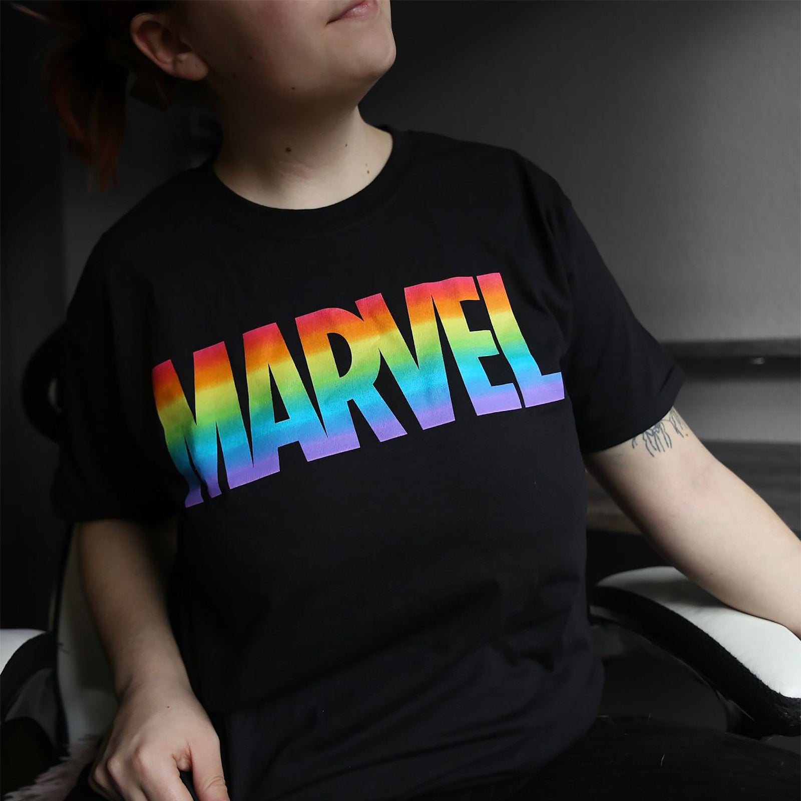 Produktbild Marvel - Rainbow Pride Logo T-Shirt schwarz