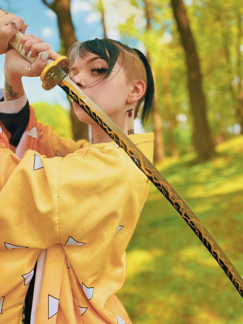 Produktbild Demon Slayer - Zenitsu Agatsuma Nichirin Schwert Replik