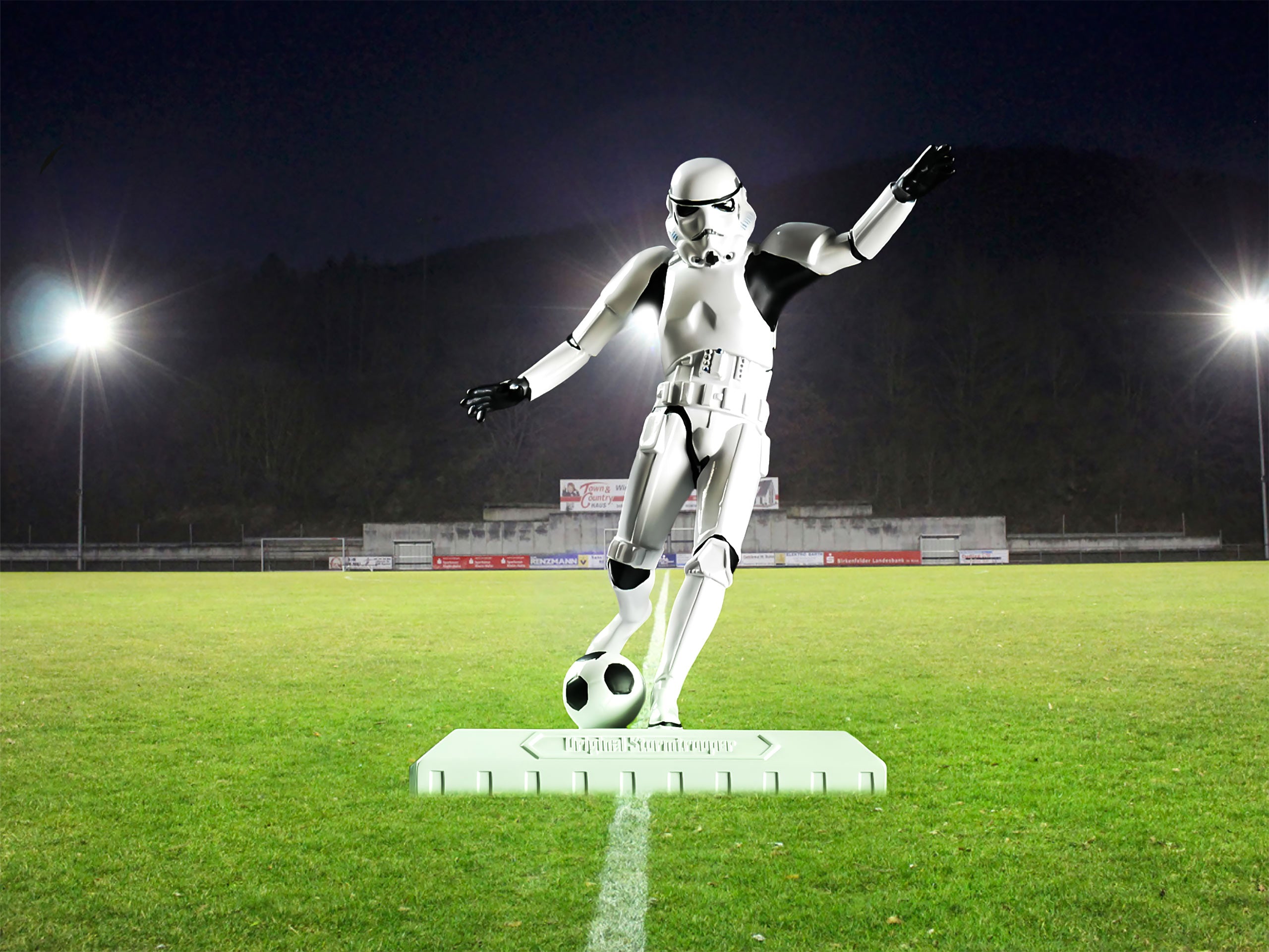 Produktbild Stormtrooper Footballer Figur - Star Wars